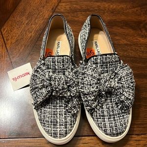 Karl Lagerfeld Paris women shoe size 5 1/2